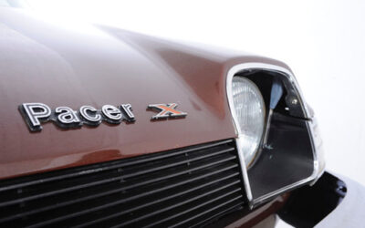 AMC Pacer X 1975 : Réception et impact culturel d’un design unique.