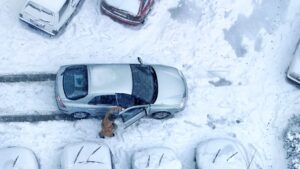 voiture sous la neige