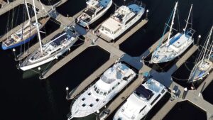 Port avec des yachts